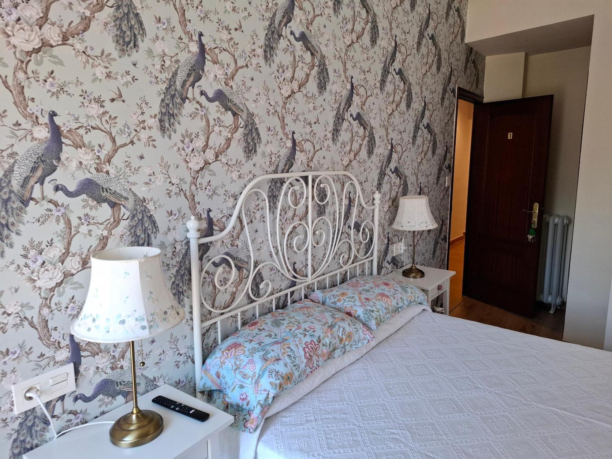 Uria 25 Rooms Oviedo Ngoại thất bức ảnh
